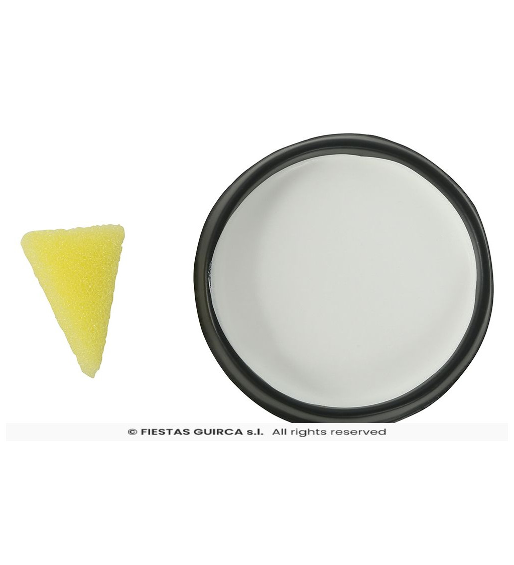 Make-up s houbičkou bílý